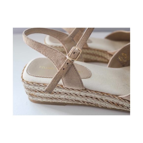 Camel Platforms - Picture 2 of 8